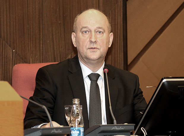 КОНСТИТУИСАНА СКУПШТИНА НОВОГ САДА: Привредник на кормилу